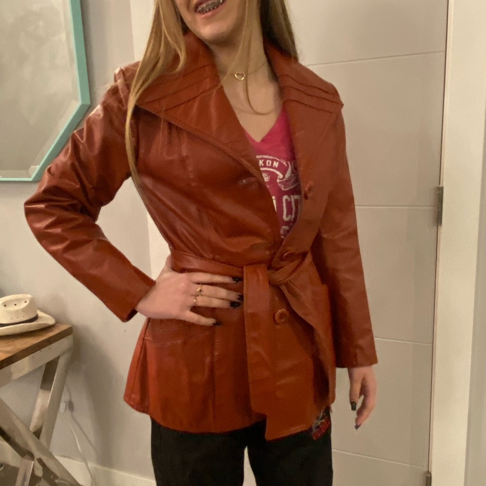 ⬇️⬇️HUGE PRICE DROP ⬇️RARE FIND! Wow! Beautiful Vintage Leather jacket